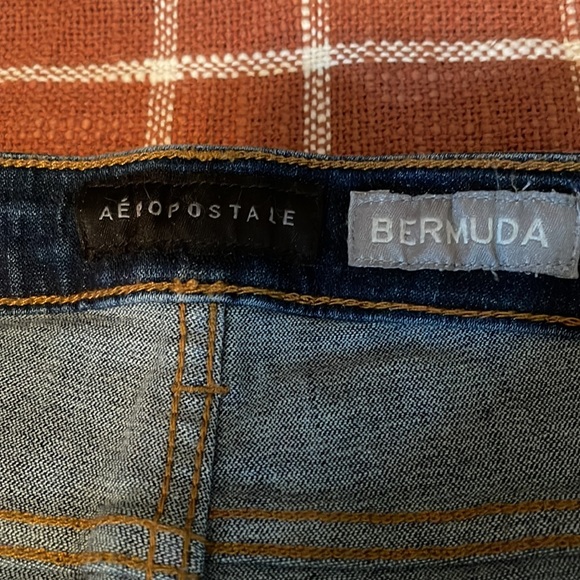 Bermuda Shorts - Picture 2 of 4